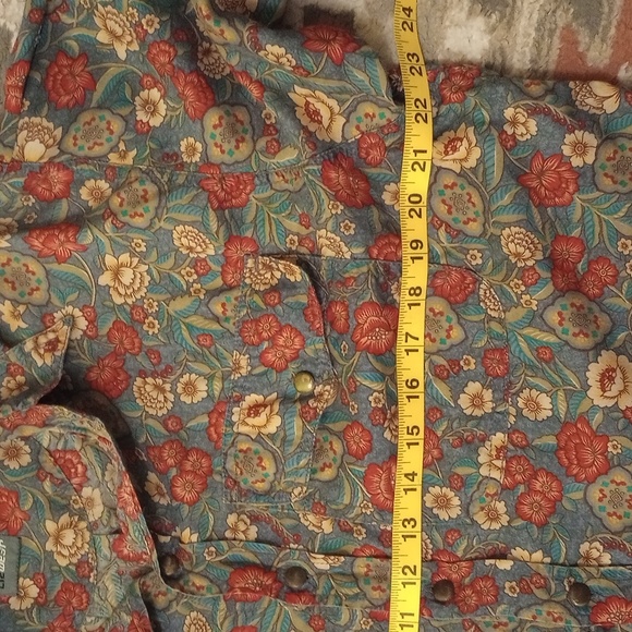 Vintage LizWear by Liz Claiborne Button Up Shirt - Picture 6 of 10